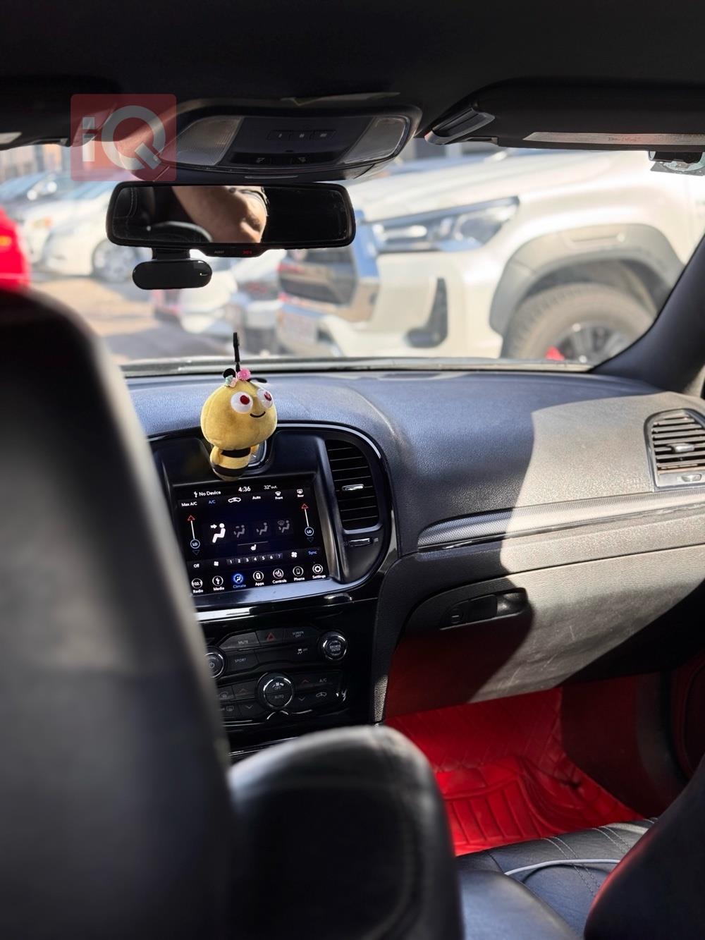 كرايسلر 300